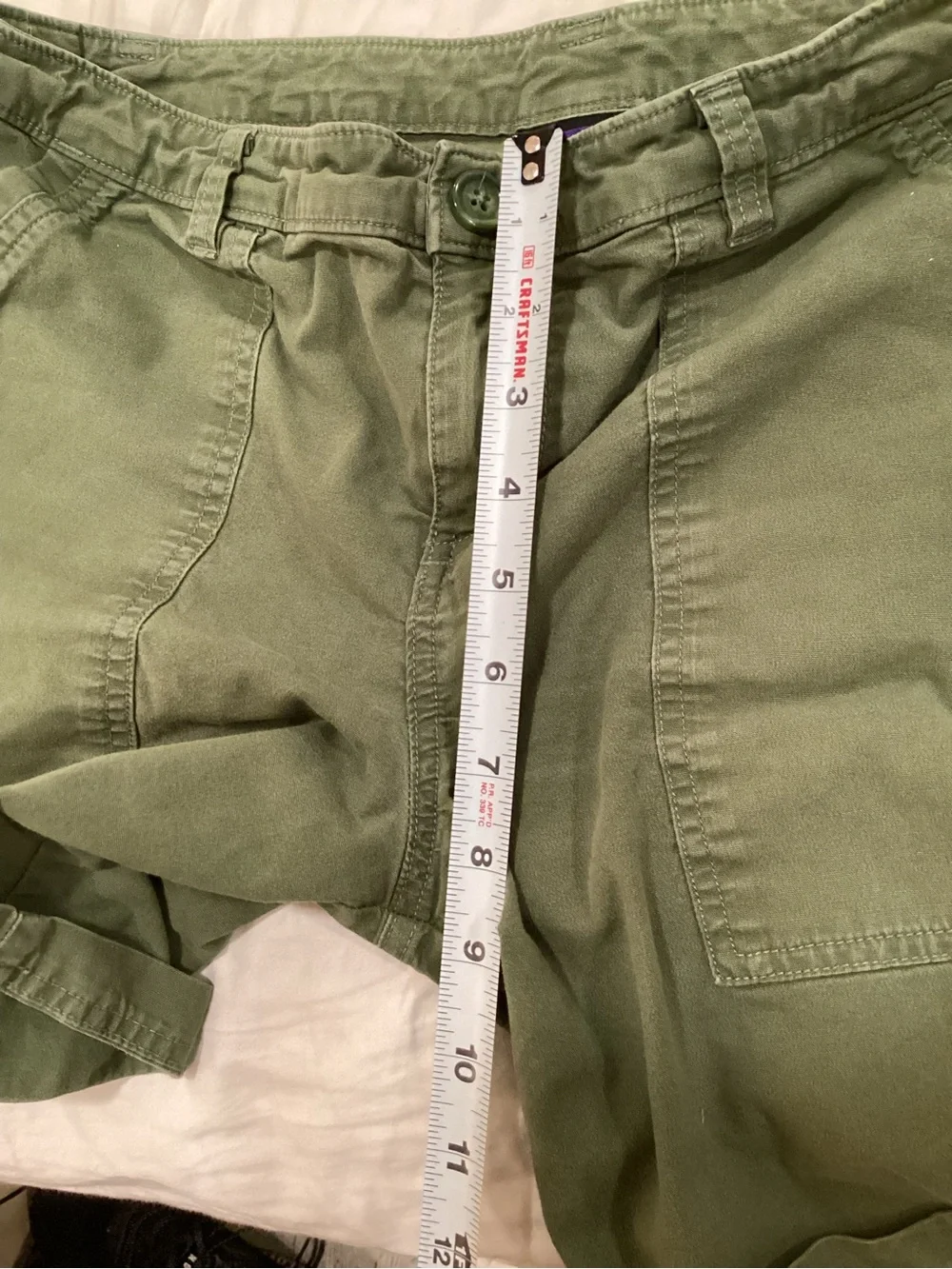 Patagonia Woman’s Olive khaki Utility Roll Cuff Shorts 8 - Picture 2 of 11